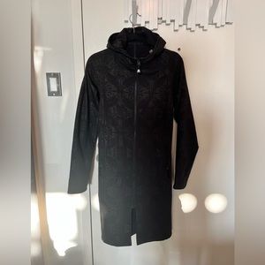 Lululemon raincoat in mint condition